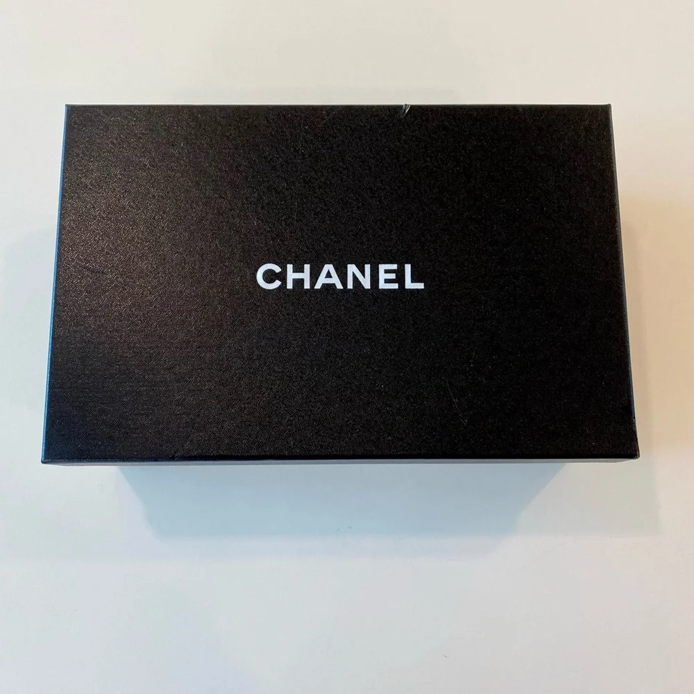 Chanel Box - Picture 1 of 7